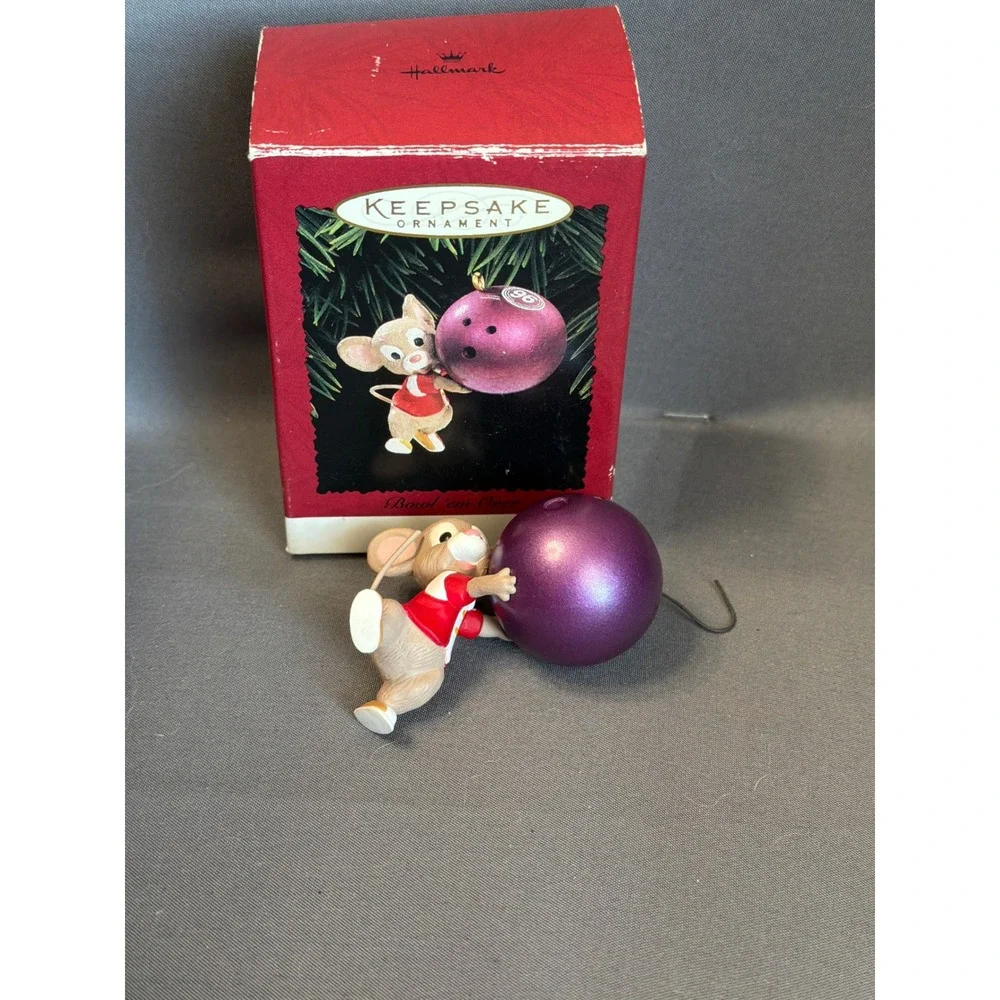 1996 Hallmark Keepsake Ornament Bowl 'em Over Mouse Bowling Purple Ball QX6241